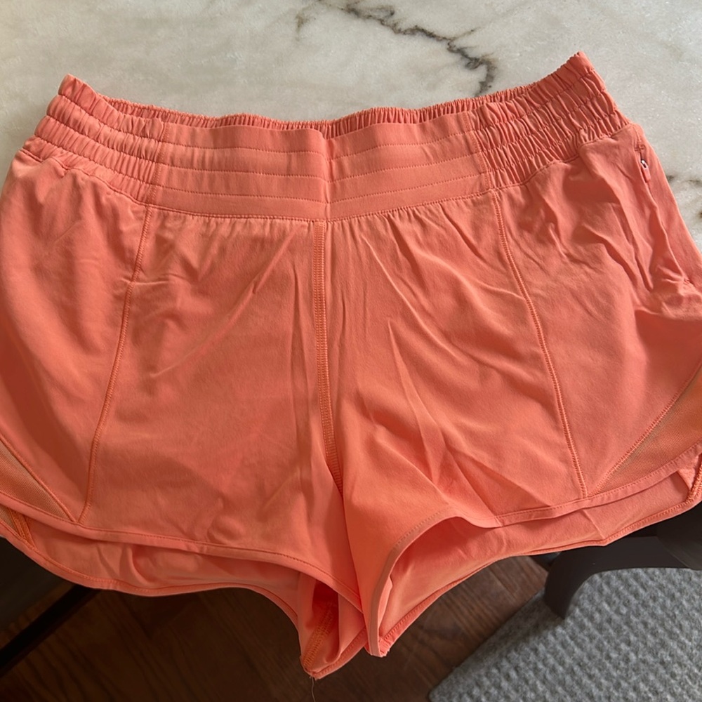 Lululemon coral hotty hots